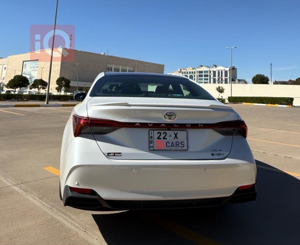 تويوتا أفالون